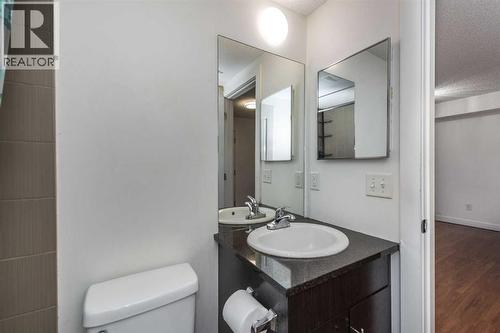 217, 7130 80 Avenue Ne, Calgary, AB - Indoor Photo Showing Bathroom