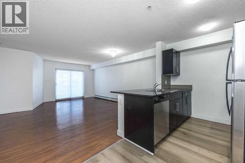 217, 7130 80 Avenue Ne, Calgary, AB - Indoor Photo Showing Kitchen