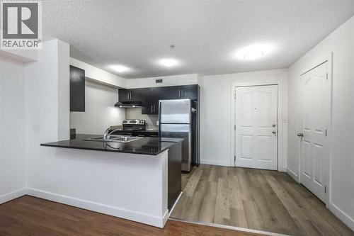 217, 7130 80 Avenue Ne, Calgary, AB - Indoor Photo Showing Kitchen