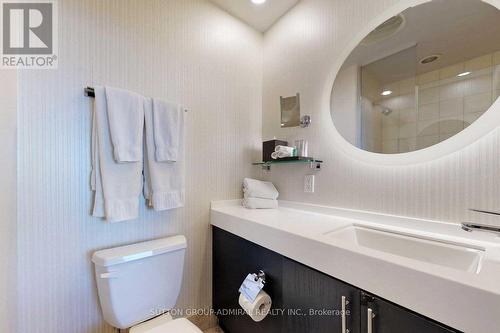 723 - 1 King Street W, Toronto, ON - Indoor Photo Showing Bathroom