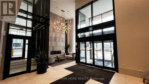 Lobby (Direct Access to TTC Line 5) - 617 - 2020 Bathurst Street, Toronto, ON - Indoor Photo Showing Other Room