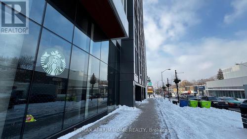 Starbucks - 617 - 2020 Bathurst Street, Toronto, ON - Outdoor