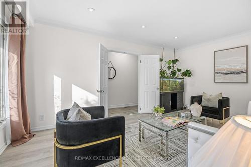 45 Stevenson Road N, Oshawa, ON - Indoor Photo Showing Living Room