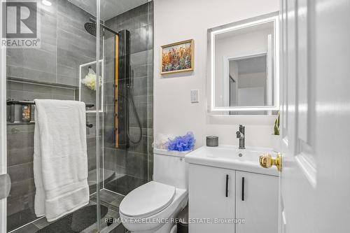 45 Stevenson Road N, Oshawa, ON - Indoor Photo Showing Bathroom