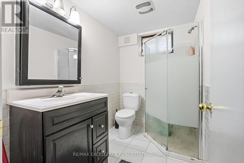 45 Stevenson Road N, Oshawa, ON - Indoor Photo Showing Bathroom