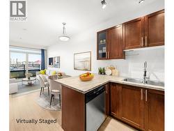 PH8 688 E 17TH AVENUE  Vancouver, BC V5V 0A8