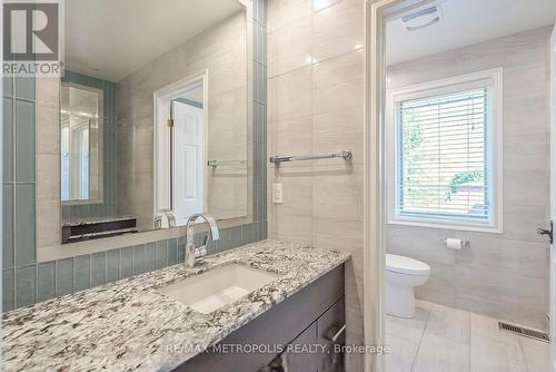 65 Woodcrest Road, Barrie, ON - Indoor Photo Showing Bathroom