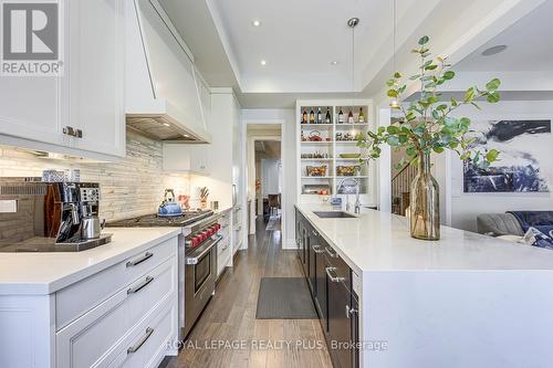 221 Hanover Street, Oakville, ON - Indoor Photo Showing Kitchen With Upgraded Kitchen