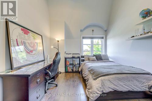 221 Hanover Street, Oakville, ON - Indoor Photo Showing Bedroom