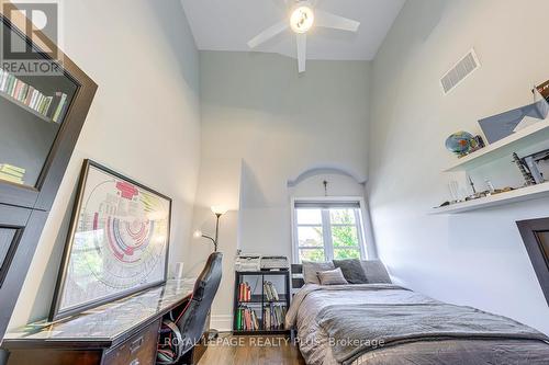 221 Hanover Street, Oakville, ON - Indoor Photo Showing Bedroom