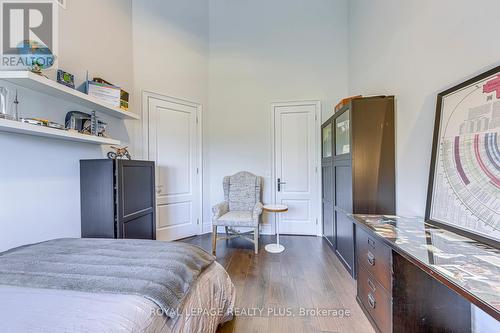 221 Hanover Street, Oakville, ON - Indoor