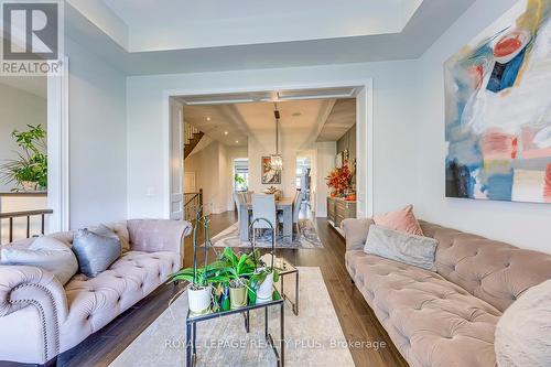 221 Hanover Street, Oakville, ON - Indoor Photo Showing Living Room