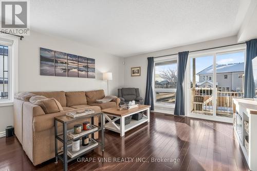 755 Lakeridge Drive, Ottawa, ON - Indoor Photo Showing Living Room