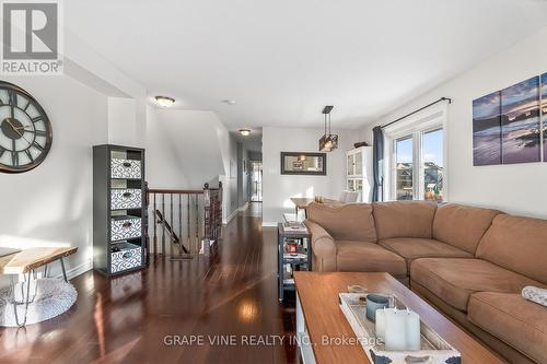 755 Lakeridge Drive, Ottawa, ON - Indoor Photo Showing Living Room