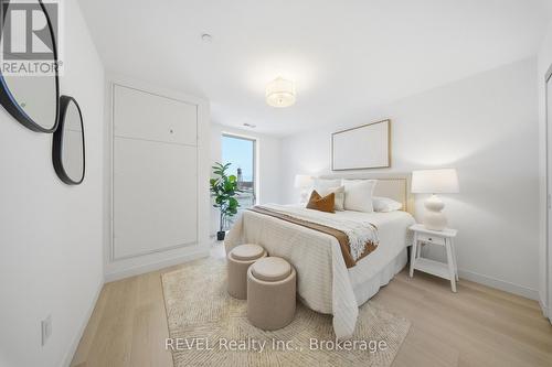 605 - 118 West Street, Port Colborne (Sugarloaf), ON - Indoor Photo Showing Bedroom