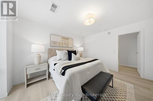 605 - 118 West Street, Port Colborne (Sugarloaf), ON - Indoor Photo Showing Bedroom