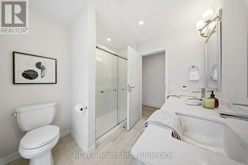 605 - 118 West Street, Port Colborne (Sugarloaf), ON - Indoor Photo Showing Bathroom