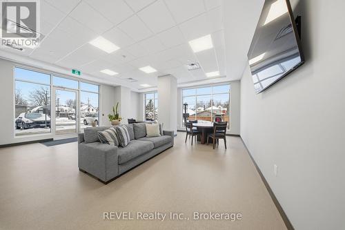 605 - 118 West Street, Port Colborne (Sugarloaf), ON - Indoor