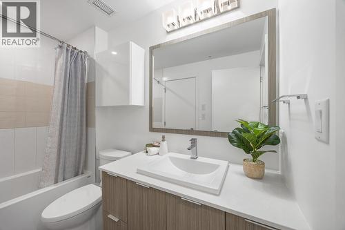 1775 Chapman Place Unit# Ph12, Kelowna, BC - Indoor Photo Showing Bathroom