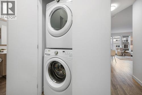 1775 Chapman Place Unit# Ph12, Kelowna, BC - Indoor Photo Showing Laundry Room