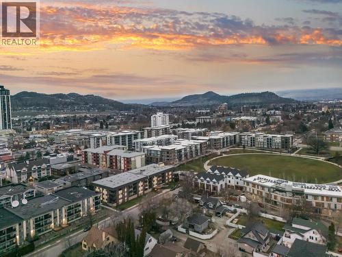 Close to parks and green spaces - 1775 Chapman Place Unit# Ph12, Kelowna, BC - Outdoor With View