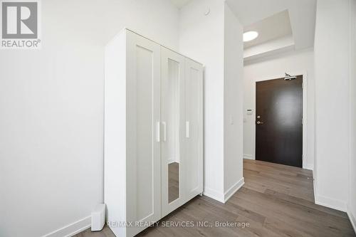 1007 - 60 Honeycrisp Crescent, Vaughan, ON - Indoor Photo Showing Other Room