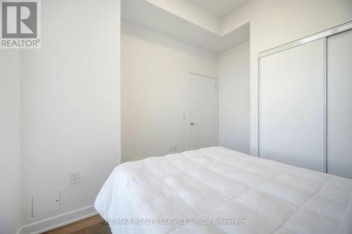 1007 - 60 Honeycrisp Crescent, Vaughan, ON - Indoor Photo Showing Bedroom