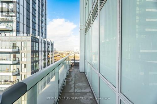 1007 - 60 Honeycrisp Crescent, Vaughan, ON - Outdoor With Balcony