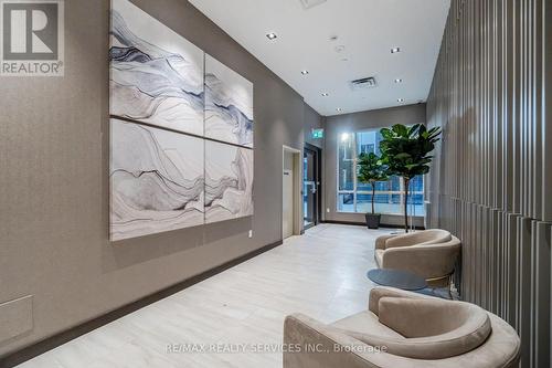 1007 - 60 Honeycrisp Crescent, Vaughan, ON - Indoor Photo Showing Other Room