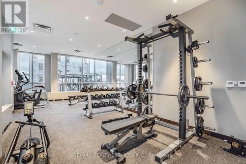 1007 - 60 Honeycrisp Crescent, Vaughan, ON - Indoor Photo Showing Gym Room