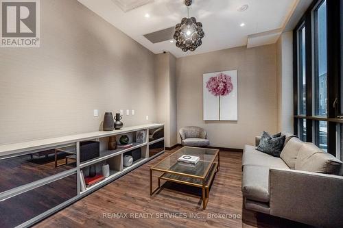 1007 - 60 Honeycrisp Crescent, Vaughan, ON - Indoor