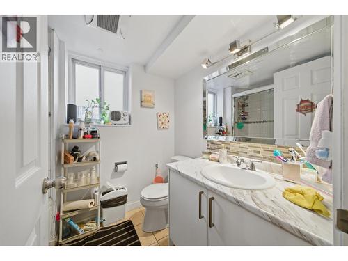154 E 64Th Avenue, Vancouver, BC - Indoor Photo Showing Bathroom