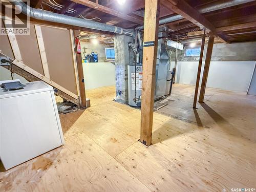 240 8Th Avenue Ne, Swift Current, SK - Indoor Photo Showing Basement