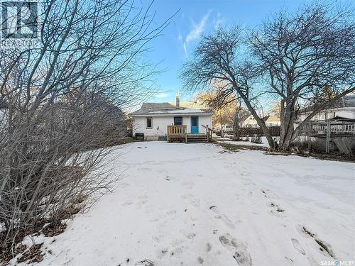 240 8Th Avenue Ne, Swift Current, SK - Outdoor