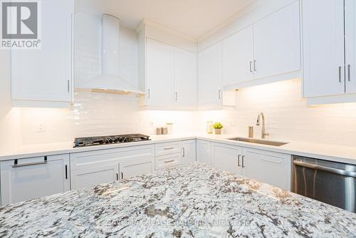 11 - 2848 King Street, Lincoln, ON - Indoor Photo Showing Kitchen With Upgraded Kitchen