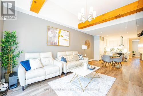 11 - 2848 King Street, Lincoln, ON - Indoor Photo Showing Living Room