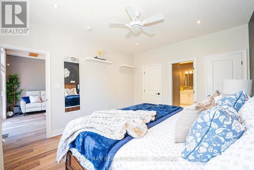11 - 2848 King Street, Lincoln, ON - Indoor Photo Showing Bedroom