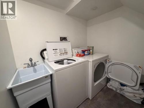 3039 Ridgeview Drive, Prince George, BC - Indoor Photo Showing Laundry Room