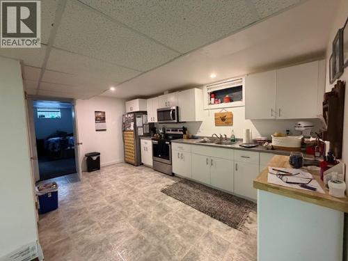 3039 Ridgeview Drive, Prince George, BC - Indoor Photo Showing Kitchen With Double Sink