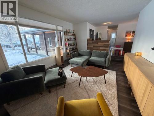 3039 Ridgeview Drive, Prince George, BC - Indoor Photo Showing Living Room