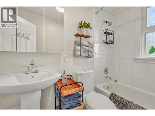 10120 Julia Street, Summerland, BC - Indoor Photo Showing Bathroom