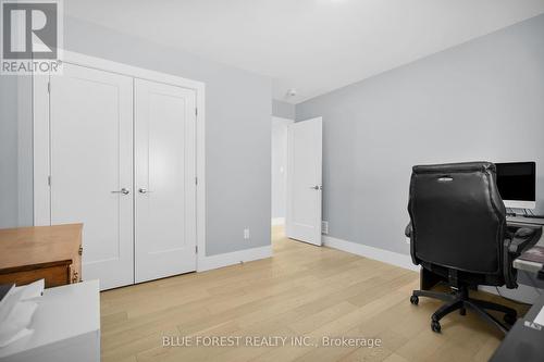 2190 Bakervilla Street, London South (South V), ON - Indoor