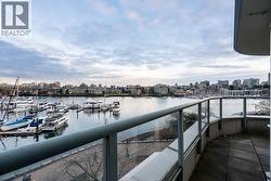 122 1228 MARINASIDE CRESCENT  Vancouver, BC V6Z 2W4
