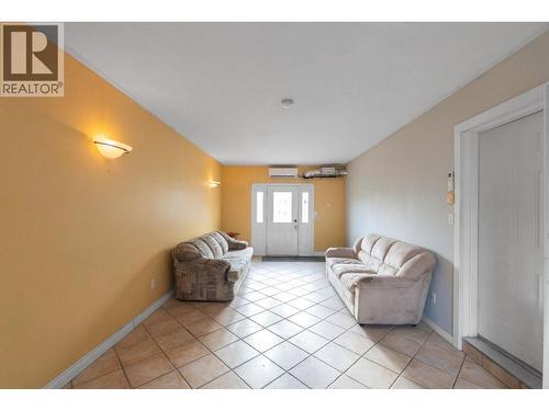 698 Balsam Road, Kelowna, BC - Indoor