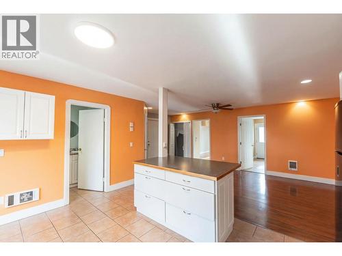 698 Balsam Road, Kelowna, BC - Indoor