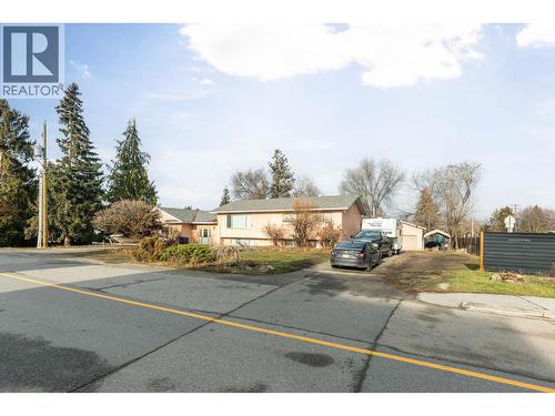 698 Balsam Road, Kelowna, BC - Outdoor