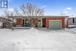 18 UPLANDS PLACE  Guelph (Victoria North), ON N1E 3R4