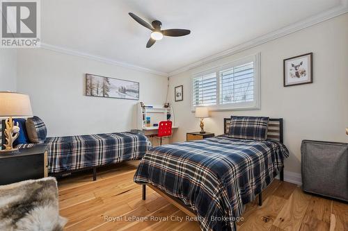 Primary Bedroom - 18 Uplands Place, Guelph (Victoria North), ON - Indoor Photo Showing Bedroom