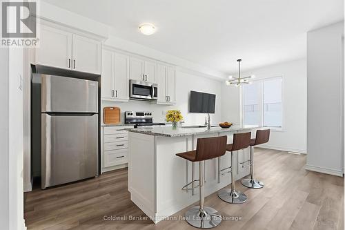 Kitchen - 222 Histand Trail, Kitchener, ON - Indoor Photo Showing Kitchen With Upgraded Kitchen