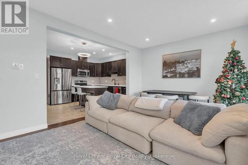 7 - 269 Watson Parkway N, Guelph (Grange Road), ON - Indoor Photo Showing Living Room
